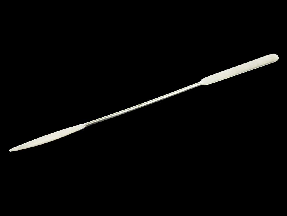 Stainless steel micro spatula with rounded and pointed ends 
